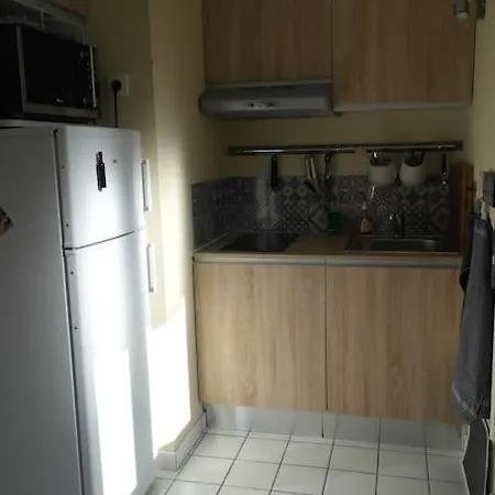 Дом отдыха Maison Independante 200 M Du